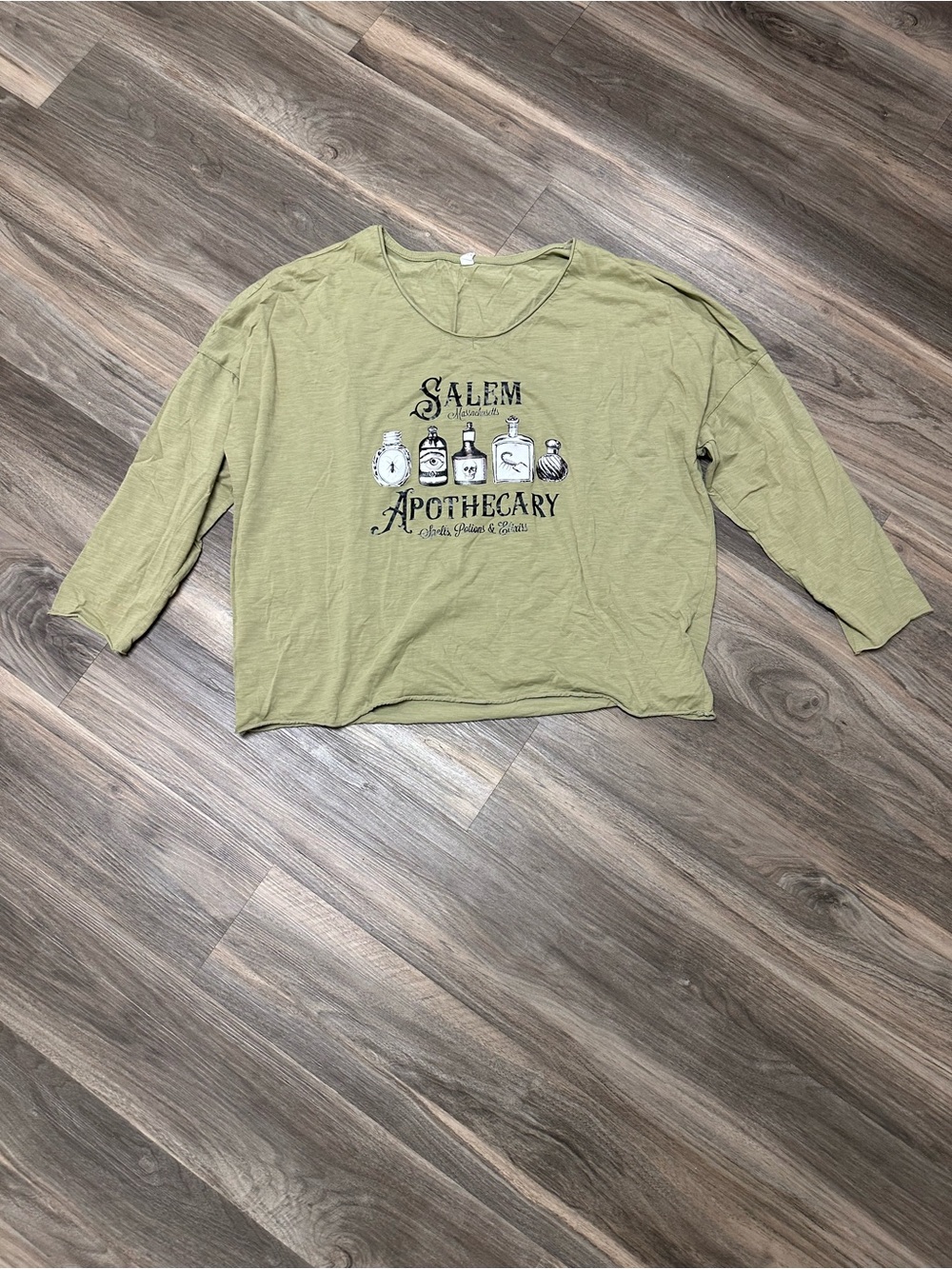 Chicyea Salem, Massachusetts Apothecary Shirt